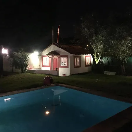 Chalet Lisbon Cozy House W/garden And Pool Valejas