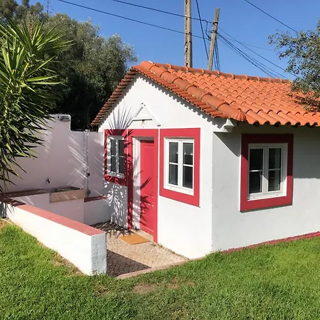 Chalet Lisbon Cozy House W/garden And Pool