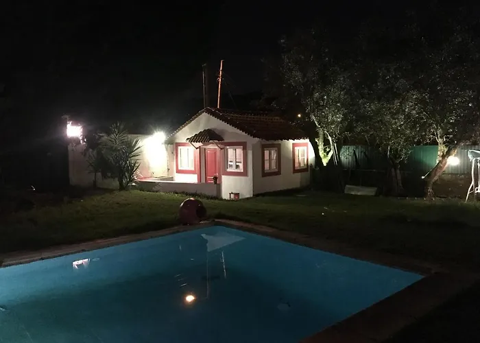 Alpehytte Lisbon Cozy House W/garden And Pool Valejas