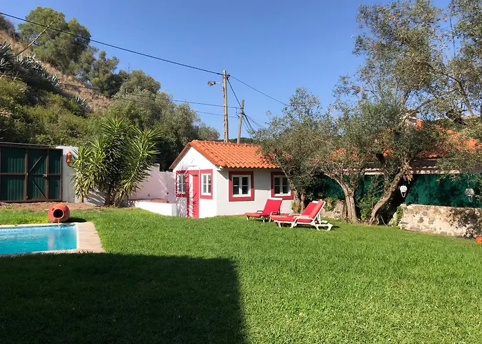 Lisbon Cozy House W/garden And Pool Alpehytte Valejas